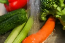 这样洗菜农残不减反增，防癌专家的日常洗菜方法，赶紧学起来图片