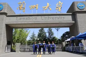 做乘风破浪的毕业生，拍创意炸裂的毕业照！图片