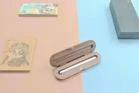 小米有品上新笔下胡桃木文具盒，不仅精致便携还呵护爱笔，买它图片