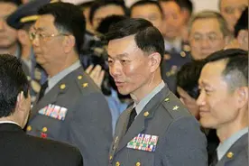 台陆军退役少将：解放军坦克巷战无效！网友：能把你打得渣都不剩图片