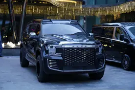 起步3.5T引擎，尺寸不输陆巡，克莱圣姆峰SV9到店图片