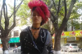 11岁创办“杀马特家族”的广东少年，拒绝富婆追求后过得怎样？图片