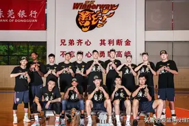 广东队总冠军定妆照出炉！威姆斯霸气双杯，赵睿最与众不同图片