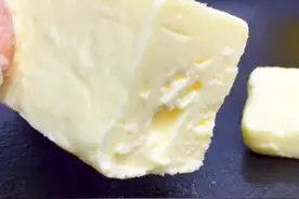 纯手工自制黄油，做法简单详细每一步，蛋糕、饼干、面包都能用图片