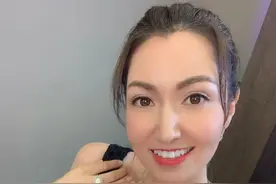 恭喜！36岁香港知名混血女主持将与球星男友结婚，既兴奋又不安图片