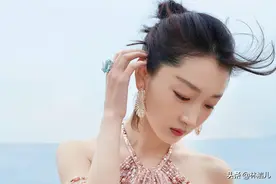 金高银、周冬雨单眼皮照样美得动人，同款清透眼妆你得这样画才行图片