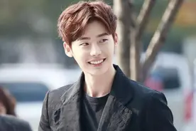 前有李准基权志龙，颜值暴跌身材发福，李钟硕退伍难逃变丑命运？图片