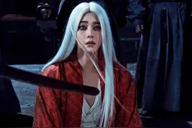 当女星变成“白发”，范冰冰惊艳，赵薇吓人，还是她最经典图片