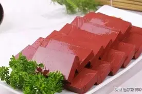 买猪血，聪明人都会牢记“六字口诀”，人造色素假猪血，一看便知图片