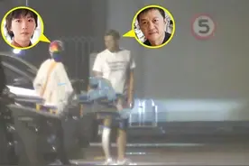李亚鹏带俩女儿聚餐气氛微妙！对其态度大不同，与窦靖童似亲父女图片