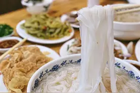 这座好吃到勾魂的广西小城，有中国最大的骑楼群，还是粤语发源地图片