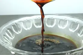 熬糖色用油还是用水？大厨详解2种糖色的区别，让你厨艺倍增图片