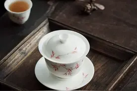 女王节 | 愿你走过生活的藩篱，依然无惧时光图片