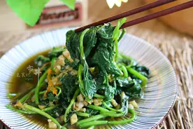 吃红薯叶有讲究，先焯水或直接炒都不对！教你正确的做法，太香了图片