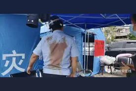 抗震救灾 大理公安让人泪目的瞬间图片