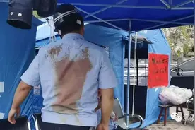 抗震救灾 大理公安让人泪目的瞬间图片
