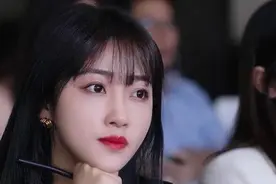 头发做柔顺还是拉直？三点区别要清楚，如何选择还要看发质图片
