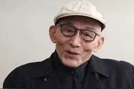 88岁“济公”游本昌久违露面，满面皱纹身材消瘦，声音洪亮精神足图片