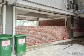 贺州一小区7个车位被砌墙围挡、改成住房…相关部门：拆了！图片