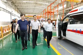 太原市万柏林区：张喆调研先进制造业项目推进情况图片