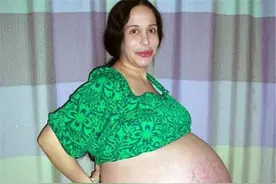 这妈妈生了6个孩子后，生了8胞胎，成了当地网红，如今生活成这样图片