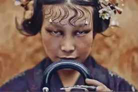 “阴间摄影师”终于翻车，作品被指丑化国人，是谁在给她赏饭吃？图片