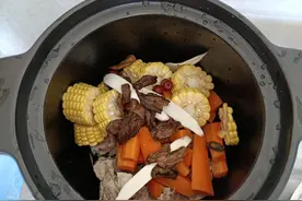 夏天多喝牛蒡汤身体强健，清热解火，美味好喝又有营养图片