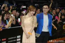 原来异性朋友之间也可能有纯友谊的，柳岩和这个人可能就是图片