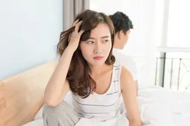 一个中年女性读者告诉我：分床睡了半年，明白婚姻里的一个道理图片