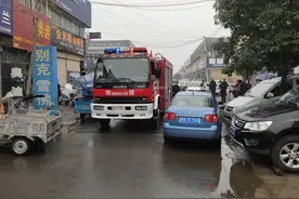 郑州消防探访一市场消防通道，10年驾龄消防车司机：我太难了视频封面