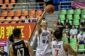 赢100分没使全力？杜锋曾大骂U19核心，李春江点出广东强大的原因图片