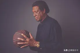 NBA中谁的手掌最大？伦纳德双手藏球，博班可能历史第一图片