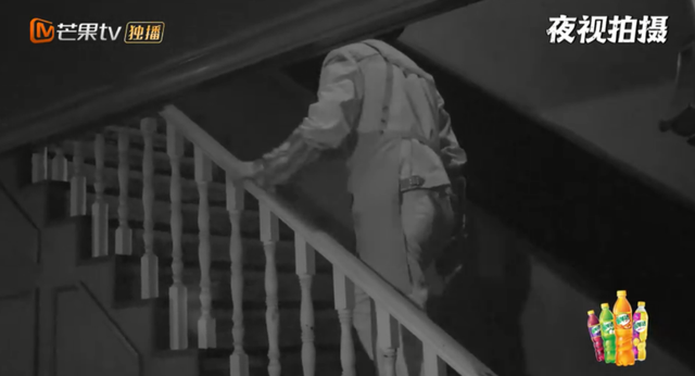 都是密室悬疑综艺，一部7.6一部9.1，锅不该全由玩家来背