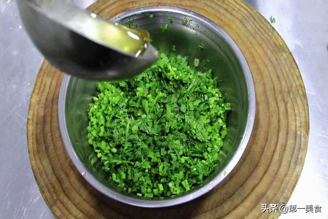 素丸子最正确做法，全程不加水、外焦里软不油腻，既当零食又当菜