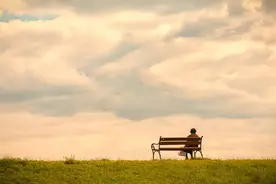 人这一生，父母和子女的缘分，其实只是一场目送图片