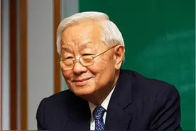 56岁辞去高薪职业去创业，70岁与女秘书结婚，现公司市值超过万亿图片