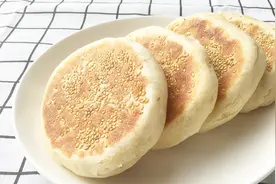 教你秘制油酥火烧的方法，外皮酥脆，内里松软，看一遍你也会做