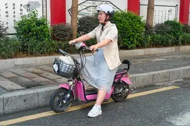 Smart4u蓝牙头盔上手：一边上班一边听音乐，通勤不再无聊图片