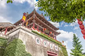意外！他咬定自己的《清明上河图》是真迹，故宫的是赝品图片