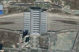 航拍动车D2506次（西安北-太原南）各车站，途经临汾、平遥古城图片