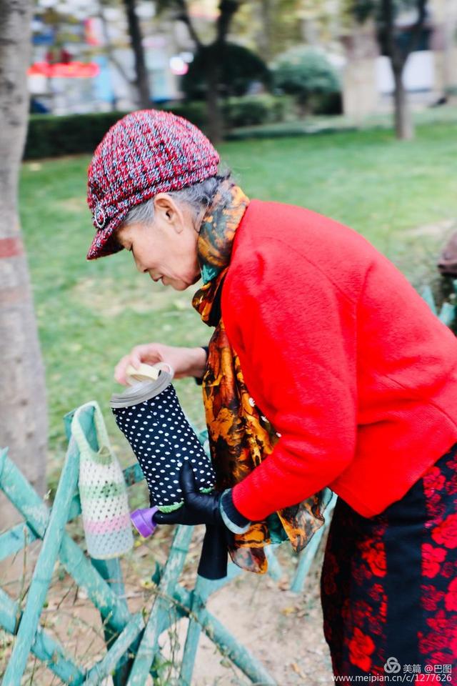 高手在民间，演出自娱自乐，洛阳周王城广场民间曲艺乐园