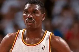 重排NBA历史10大球星，奥尼尔成守门员 伯德第8 科比第5图片