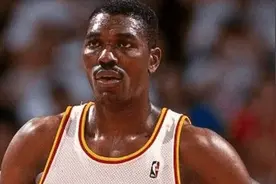 重排NBA历史10大球星，奥尼尔成守门员 伯德第8 科比第5图片