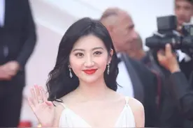 万达系小公主王思聪表姐出道景甜即巅峰2021用一部戏证明自己图片