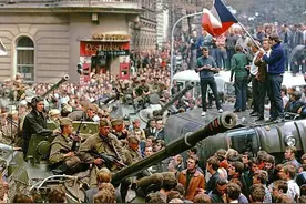 老照片；1968年的布拉格街头图片