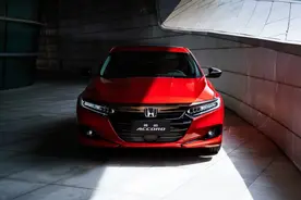 新款雅阁售16.98万起，新增幻夜版帅气十足，小改也震慑同级图片