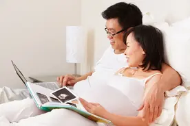 前面产检是男宝，临产前却提示是女宝？娃出生后令宝爸接受不了图片