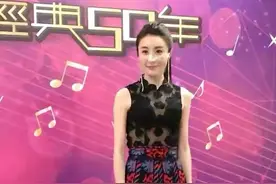 林峯堂妹林夏薇，上身“透肉”下身保守一点也不低俗，真挺懂搭配图片