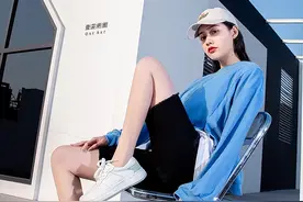 别再盯着外国大牌了！潮鞋选国货之光，100种时髦穿法随便造图片