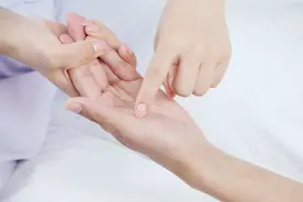 胃反射区主要功效，理气和胃通经活络图片